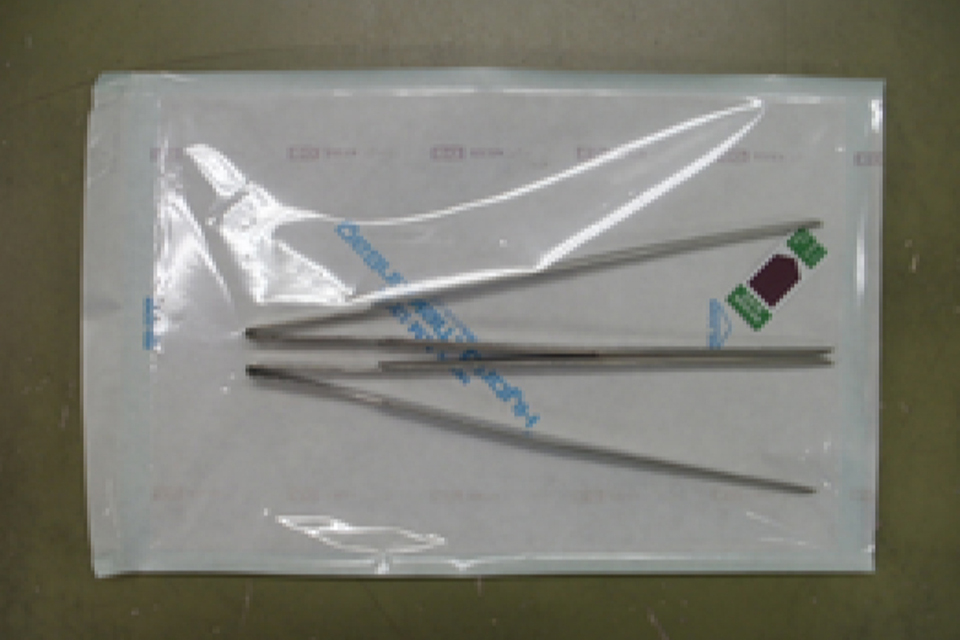 手術や検査に必要な器械の包装