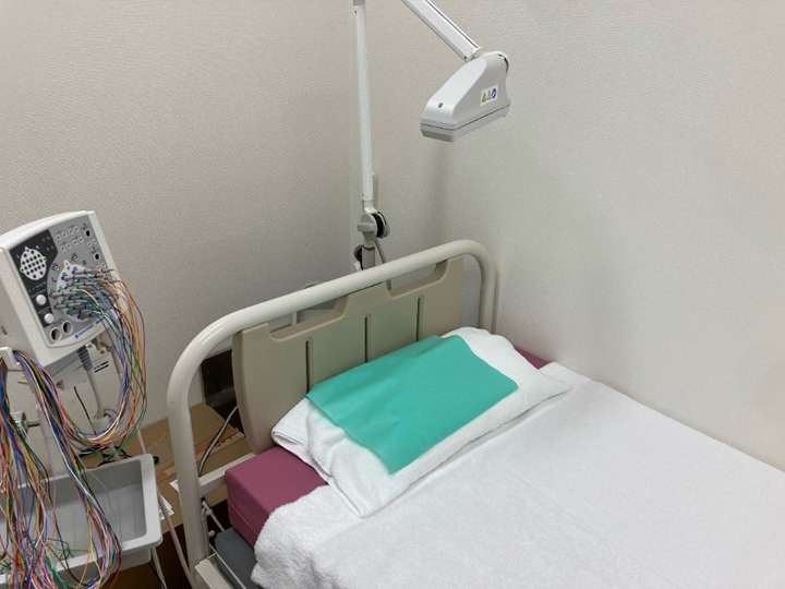 脳波検査装置（EEG-1284）