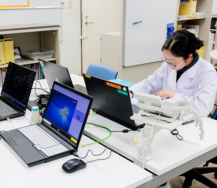 医薬品情報室写真（DI）